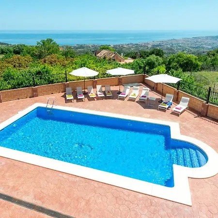 La Capilla By