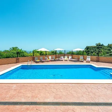 La Capilla By